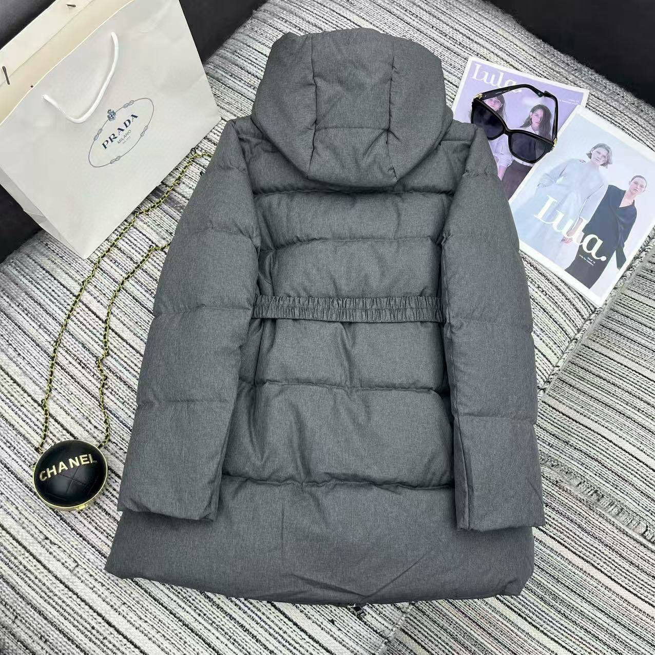 ПУХОВИК PRADA детальное фото