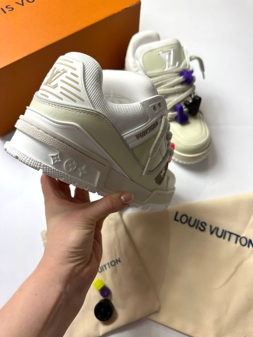 КРОССОВКИ LOUIS VUITTON детальное фото