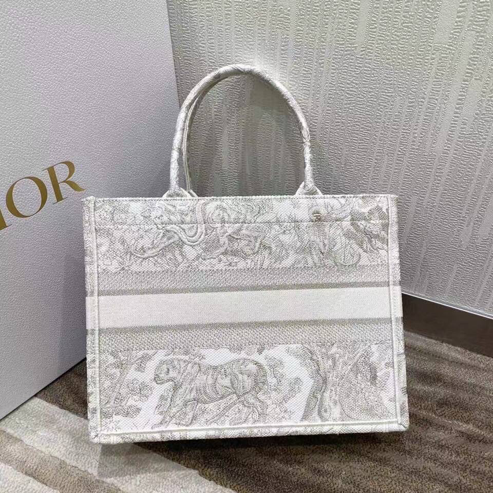 СУМКА CHRISTIAN DIOR BOOK 36 детальное фото