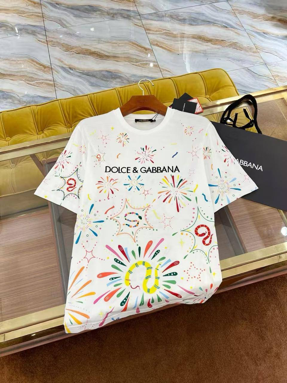 МУЖСКАЯ ФУТБОЛКА DOLCE & GABBANA детальное фото