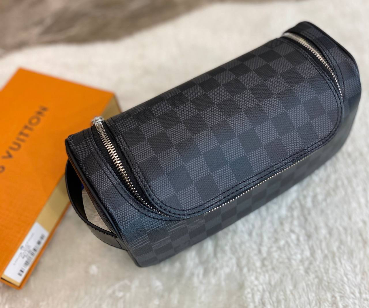 МУЖСКОЙ НЕСЕССЕР КОСМЕТИЧКА LOUIS VUITTON детальное фото