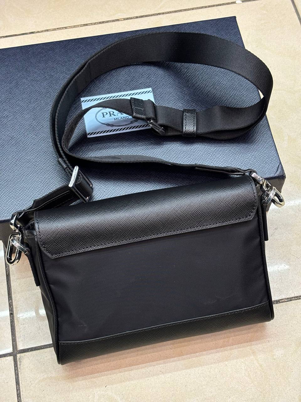 МУЖСКАЯ СУМКА МЕССЕНДЖЕР PRADA детальное фото