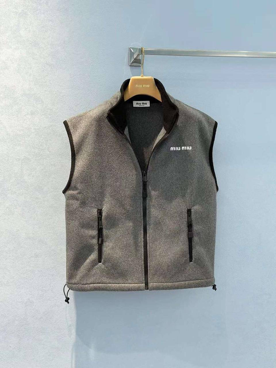 ЖИЛЕТ MIU MIU детальное фото