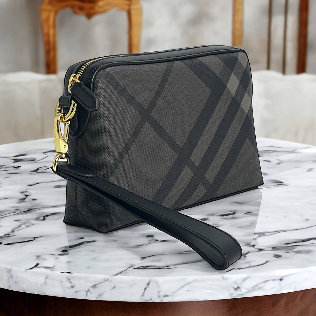 МУЖСКОЙ КЛАТЧ BURBERRY детальное фото
