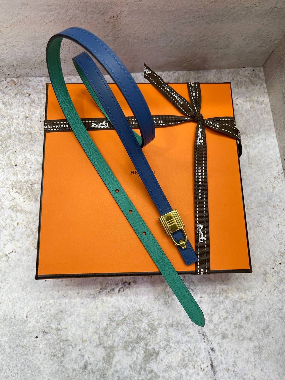 ЖЕНСКИЙ РЕМЕНЬ ДВУХСТОРОННИЙ HERMES детальное фото