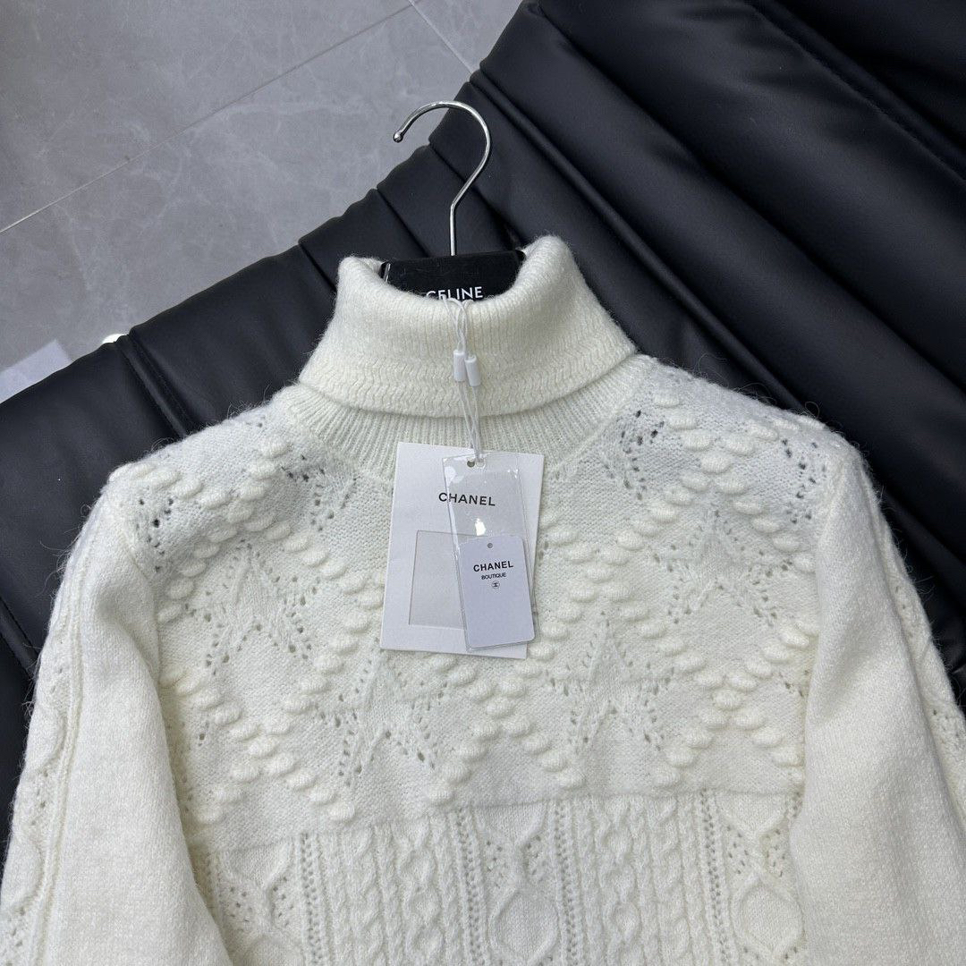 СВИТЕР CHANEL детальное фото
