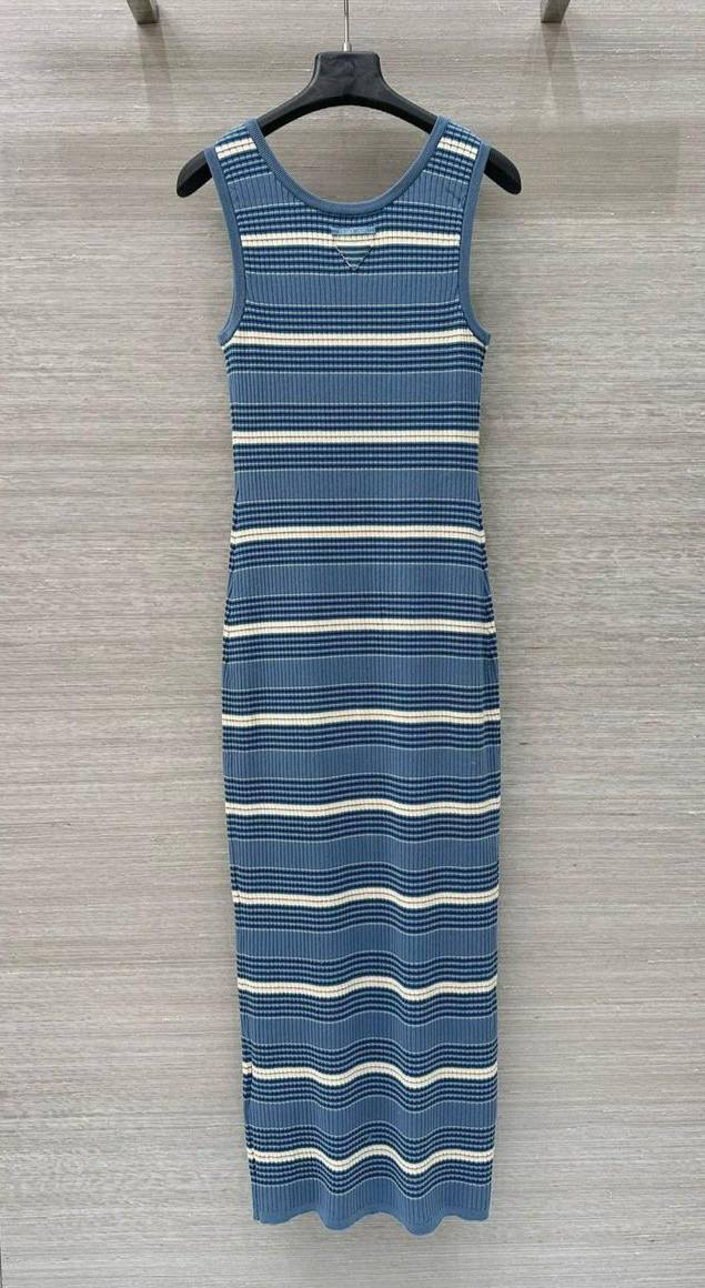 ПЛАТЬЕ PRADA детальное фото