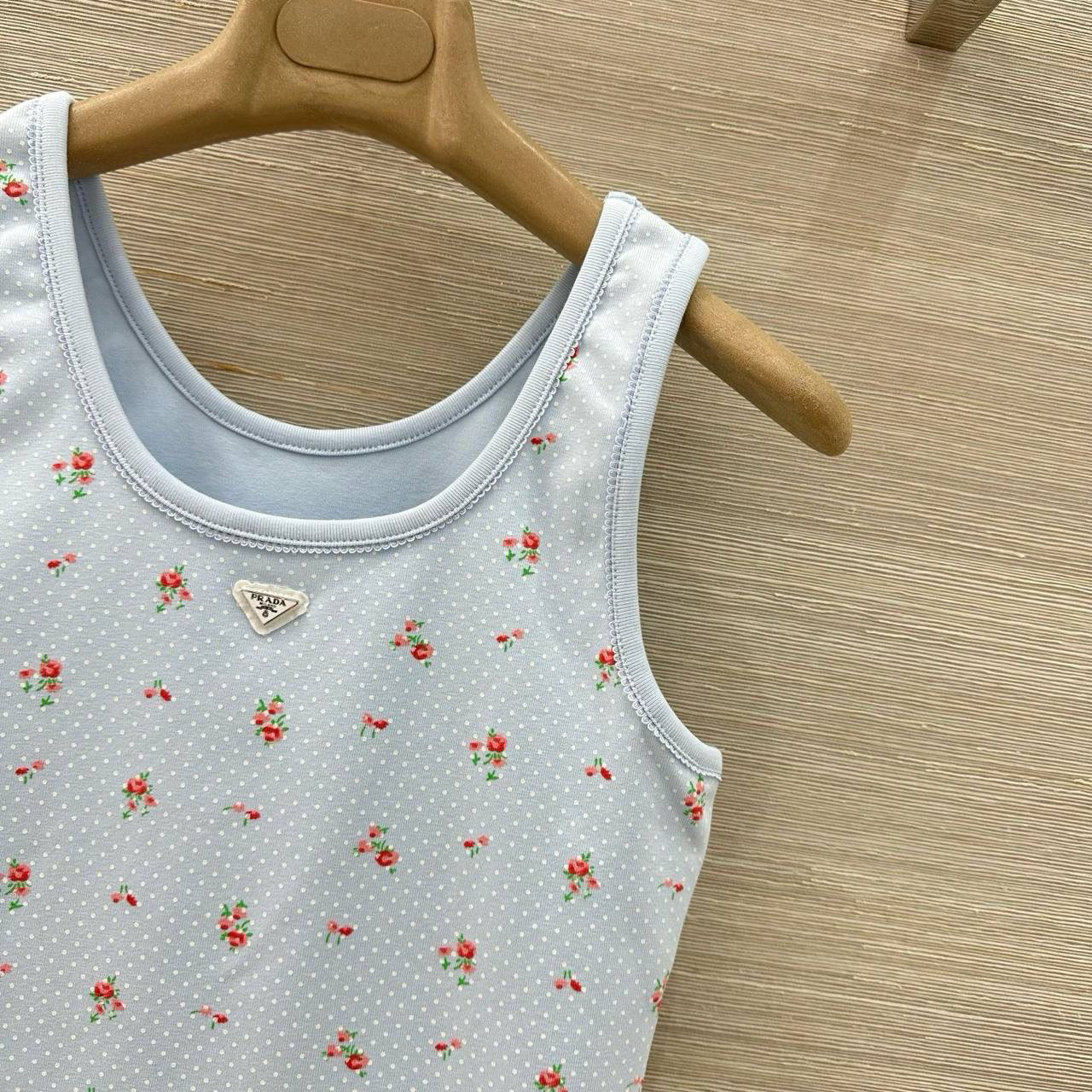 МАЙКА ТОП PRADA детальное фото