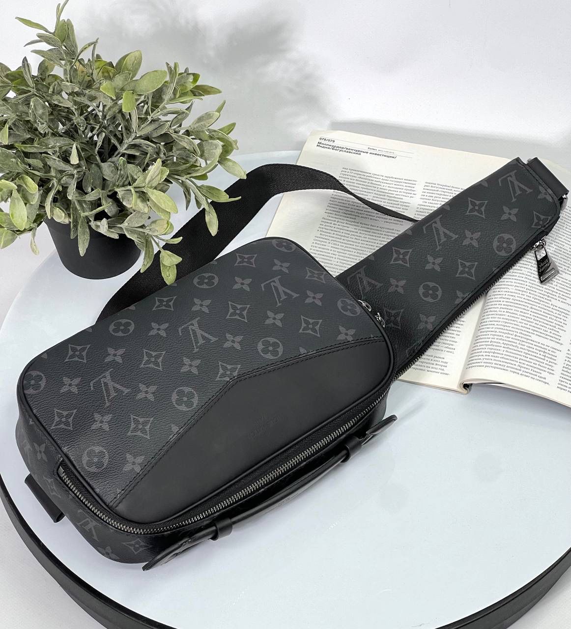 МУЖСКАЯ СУМКА СЛИНГ LOUIS VUITTON детальное фото