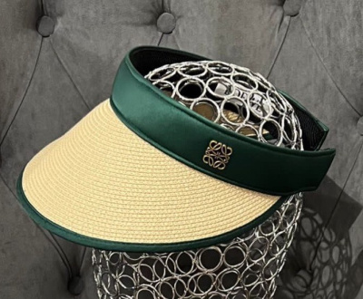 КОЗЫРЕК LOEWE фото