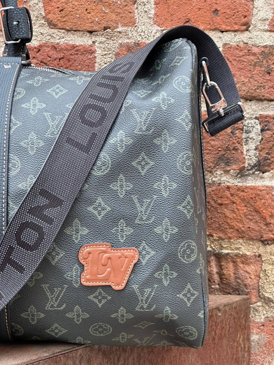 ДОРОЖНАЯ СУМКА LOUIS VUITTON детальное фото