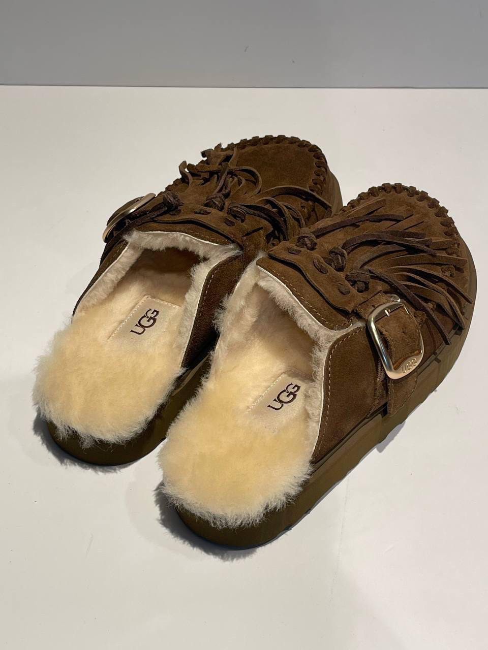 САБО UGG детальное фото