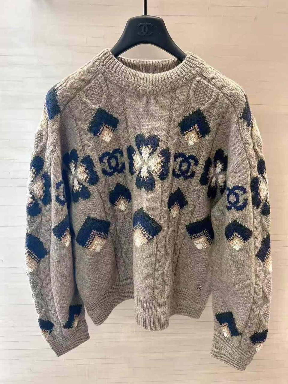 СВИТЕР CHANEL детальное фото