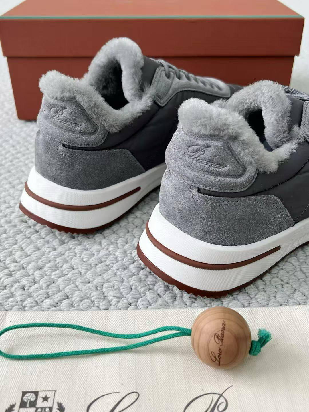 МУЖСКИЕ КРОССОВКИ LORO PIANA детальное фото