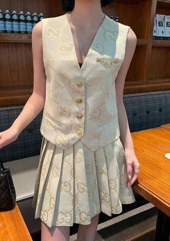 КОСТЮМ GUCCI фото