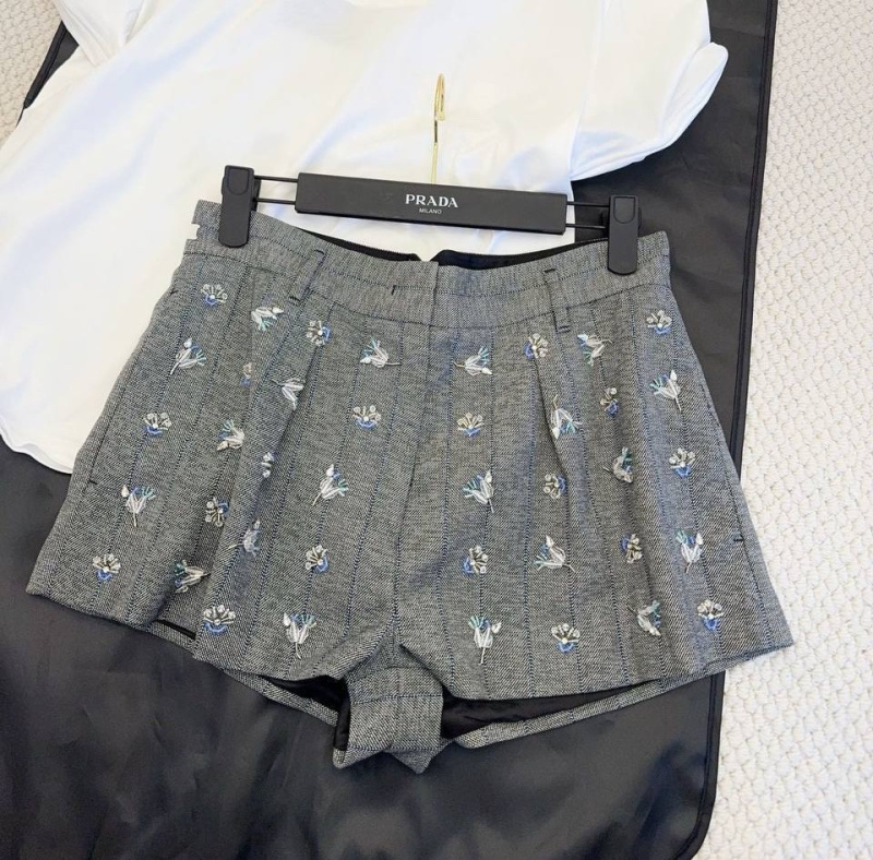 ШОРТЫ PRADA фото