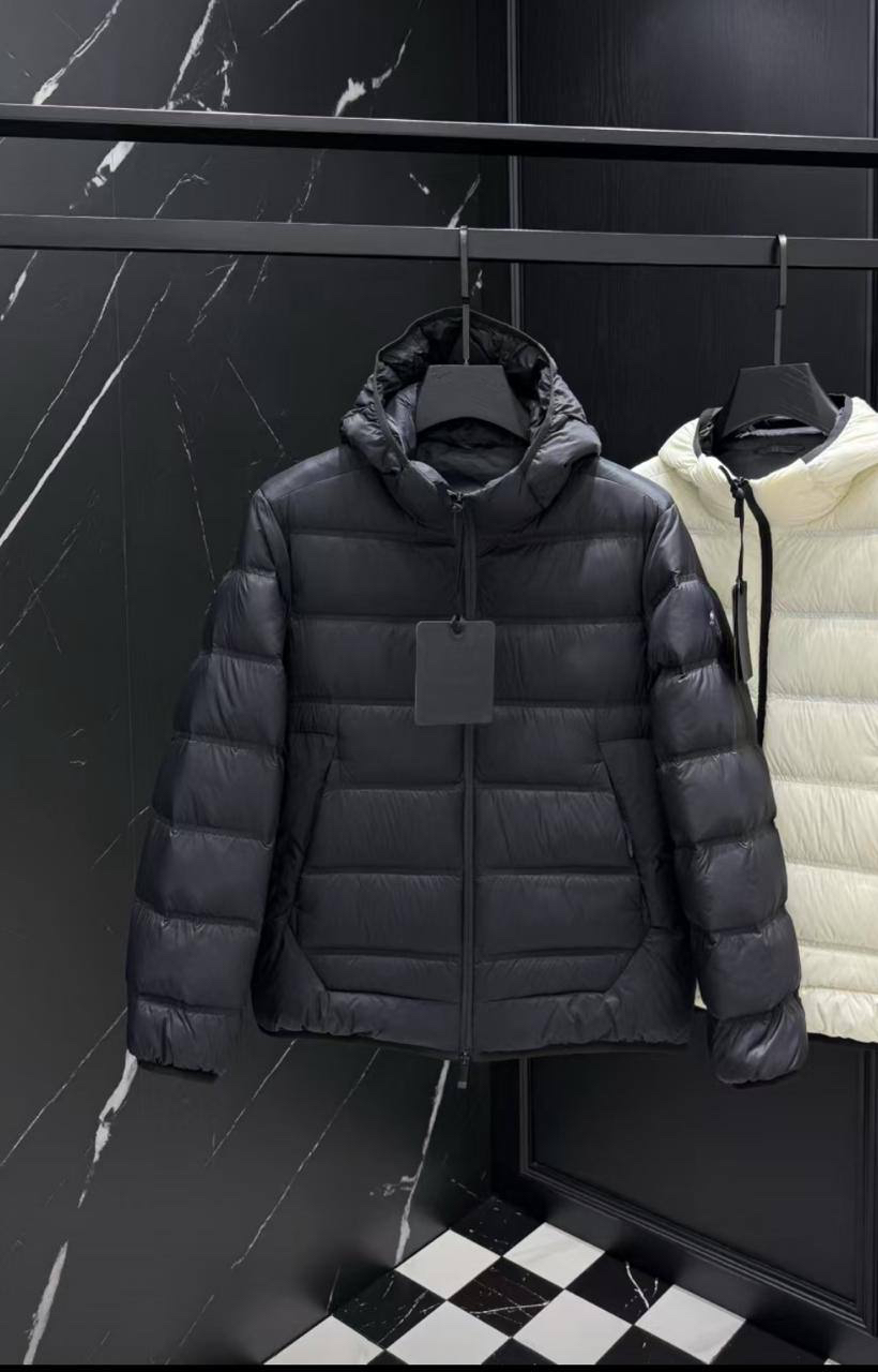 МУЖСКОЙ ПУХОВИК MONCLER детальное фото