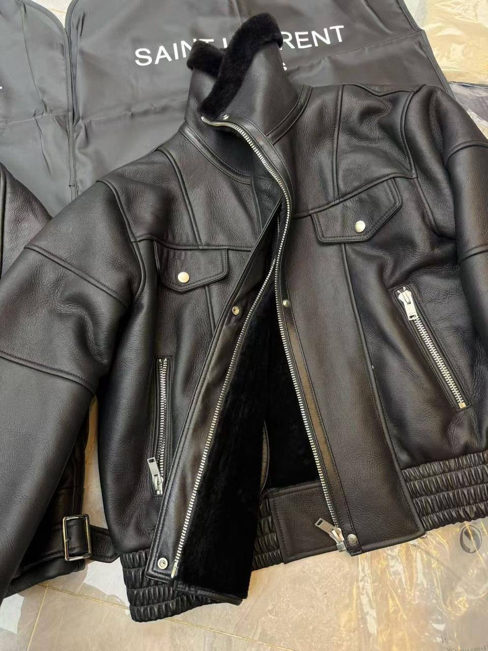КУРТКА SAINT LAURENT детальное фото