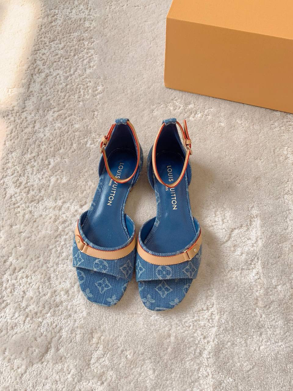 БОСОНОЖКИ LOUIS VUITTON детальное фото