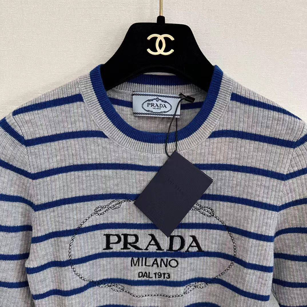 КОФТА PRADA детальное фото