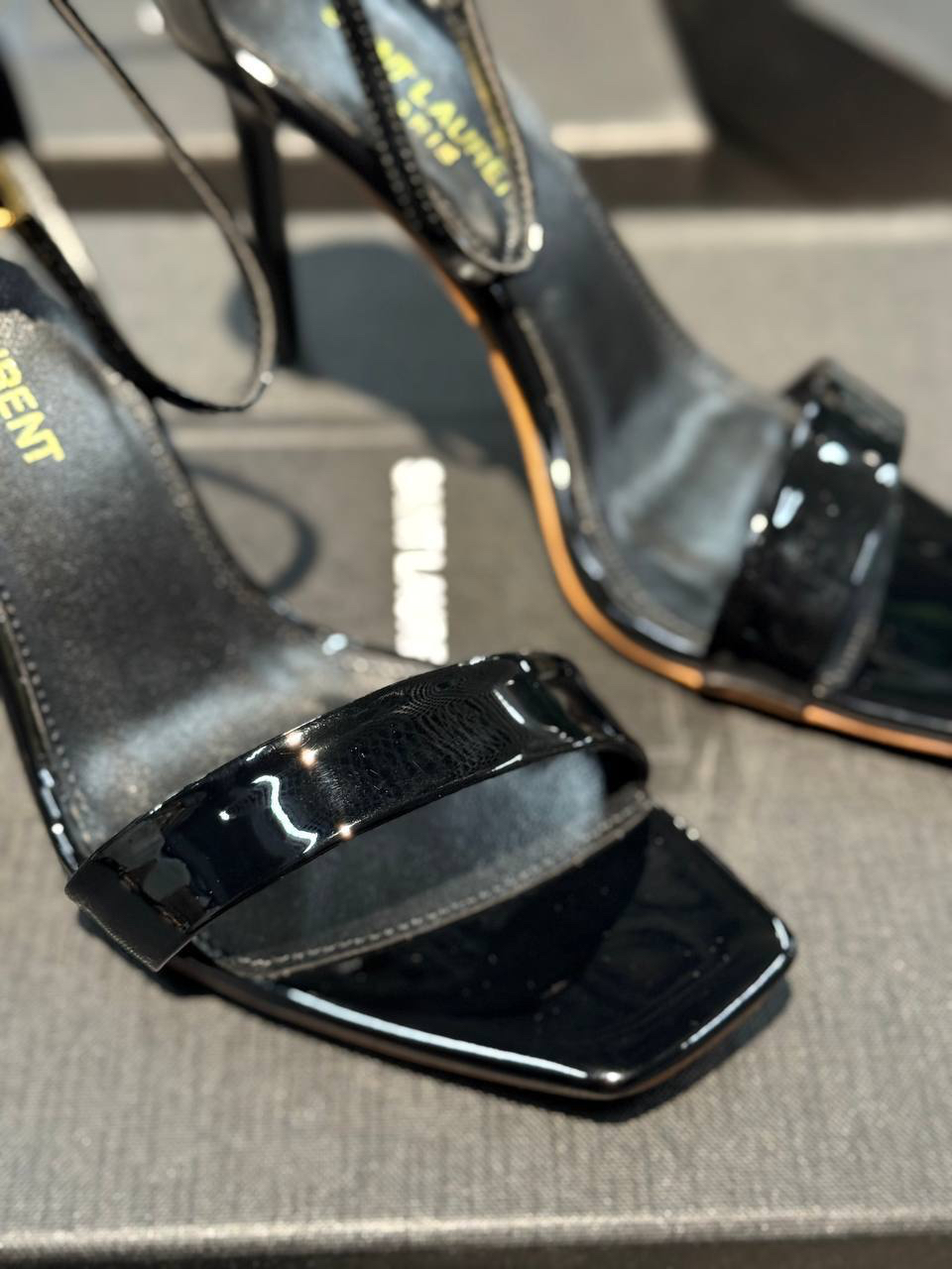 БОСОНОЖКИ SAINT LAURENT детальное фото