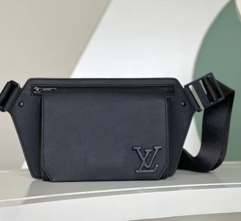 МУЖСКАЯ СУМКА СЛИНГ LOUIS VUITTON фото