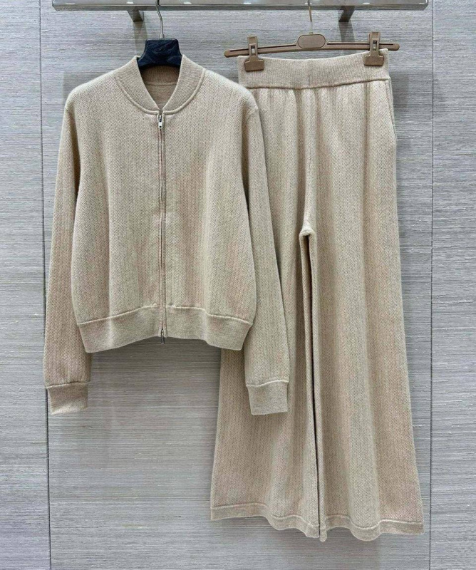 КОСТЮМ LORO PIANA фото