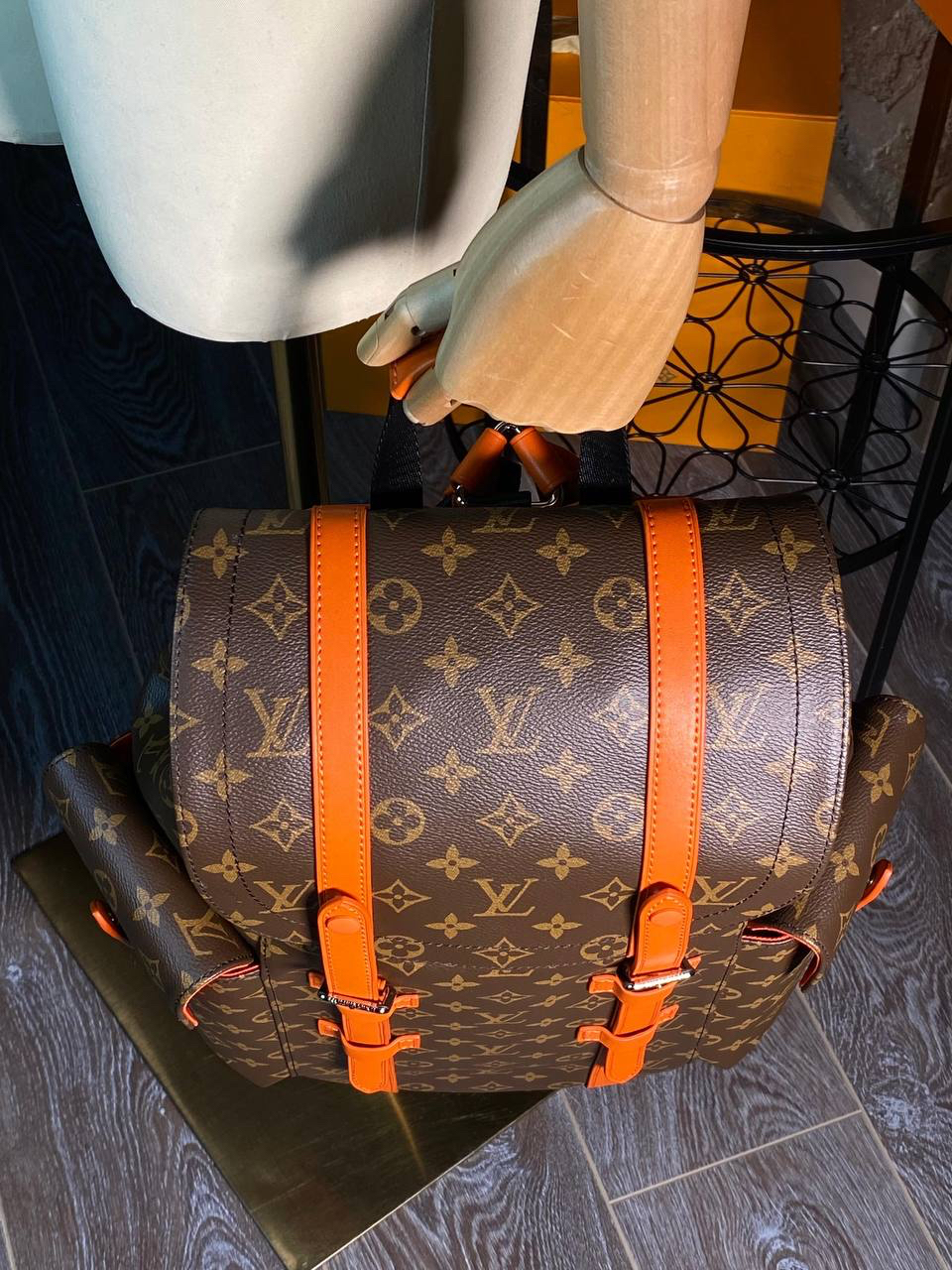 МУЖСКОЙ РЮКЗАК LOUIS VUITTON детальное фото