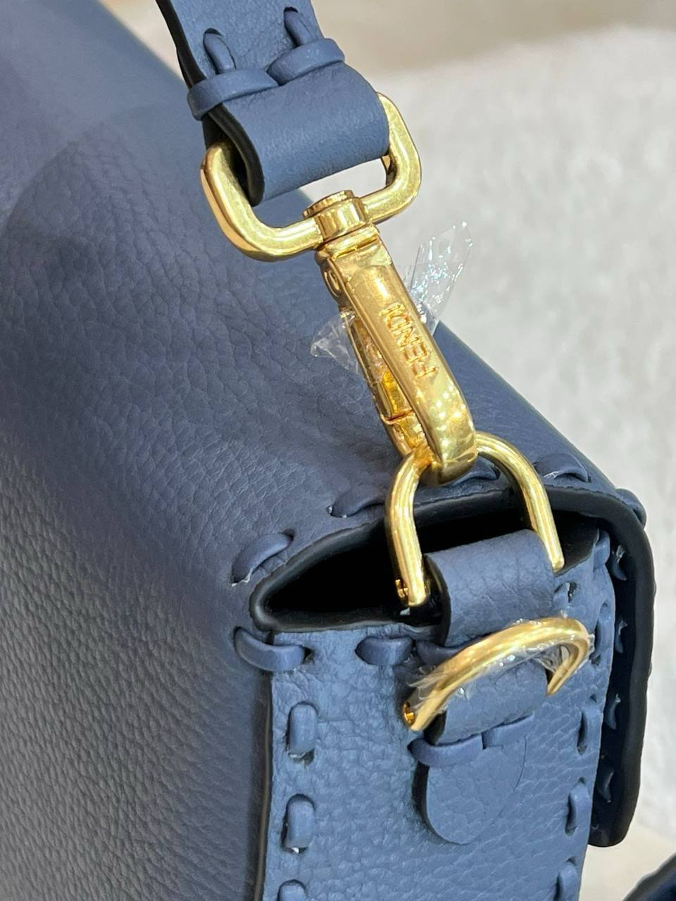 СУМКА FENDI BAGUETTE детальное фото