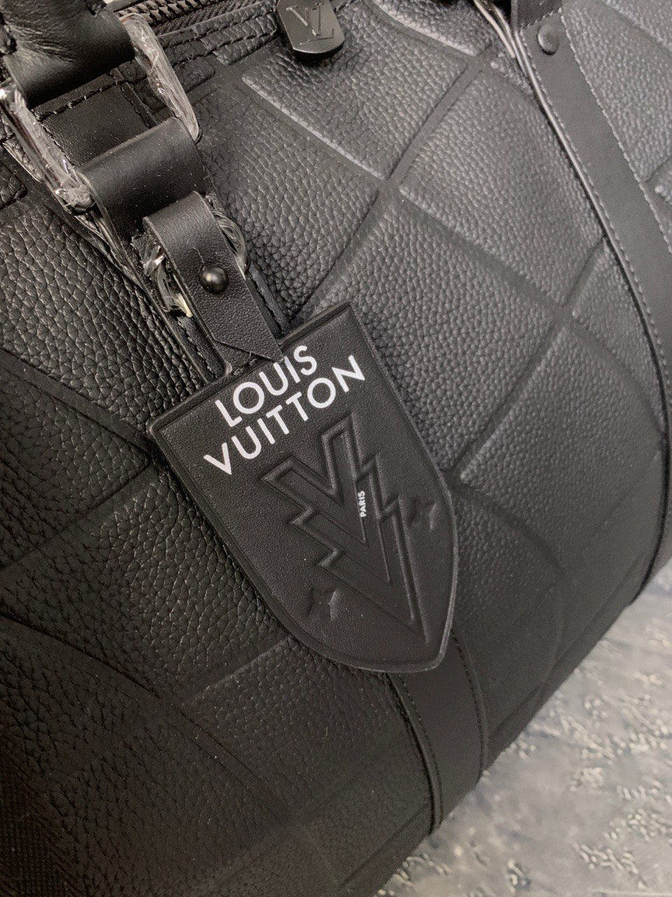 ДОРОЖНАЯ СУМКА LOUIS VUITTON детальное фото