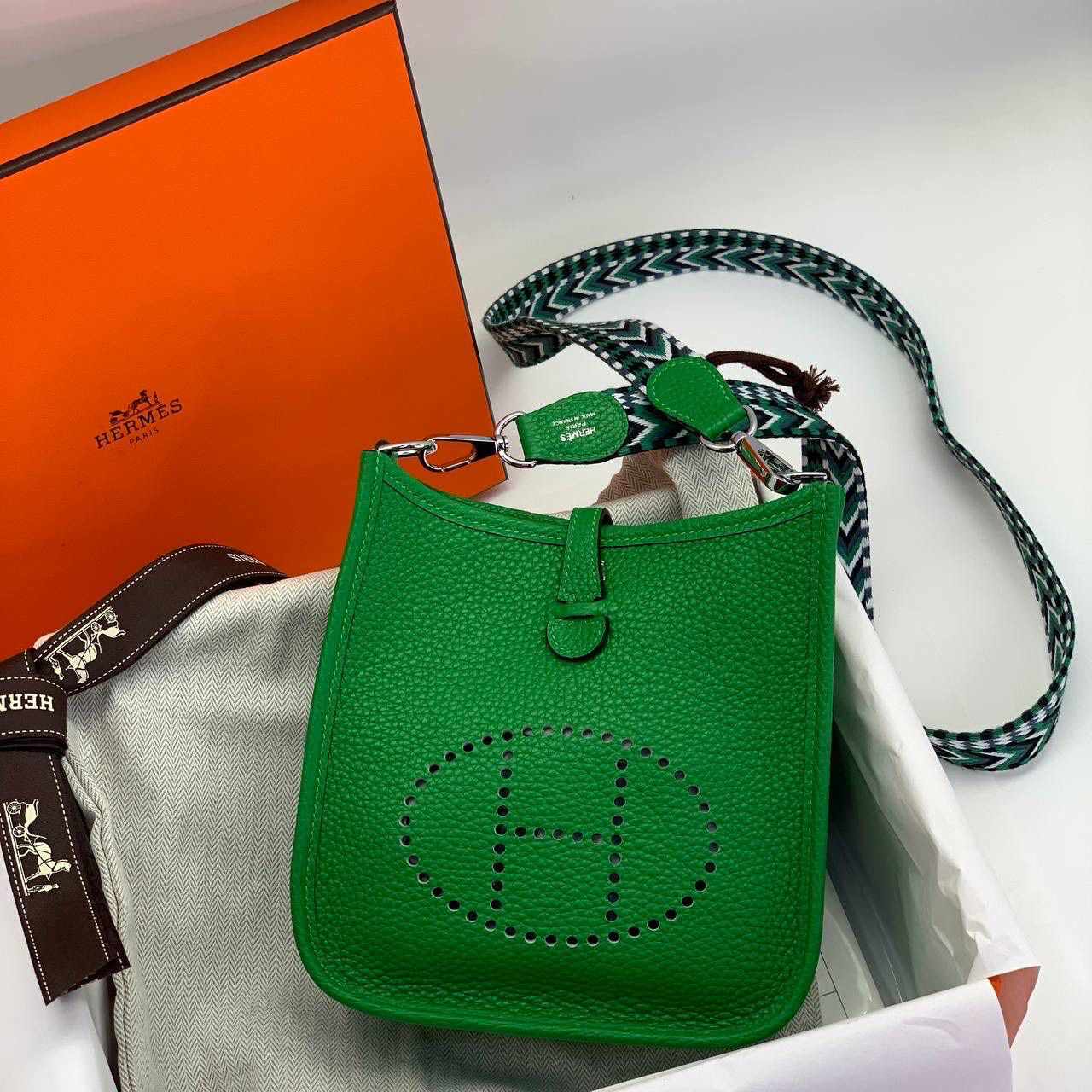 СУМКА HERMES EVELYNE 16 MINI детальное фото