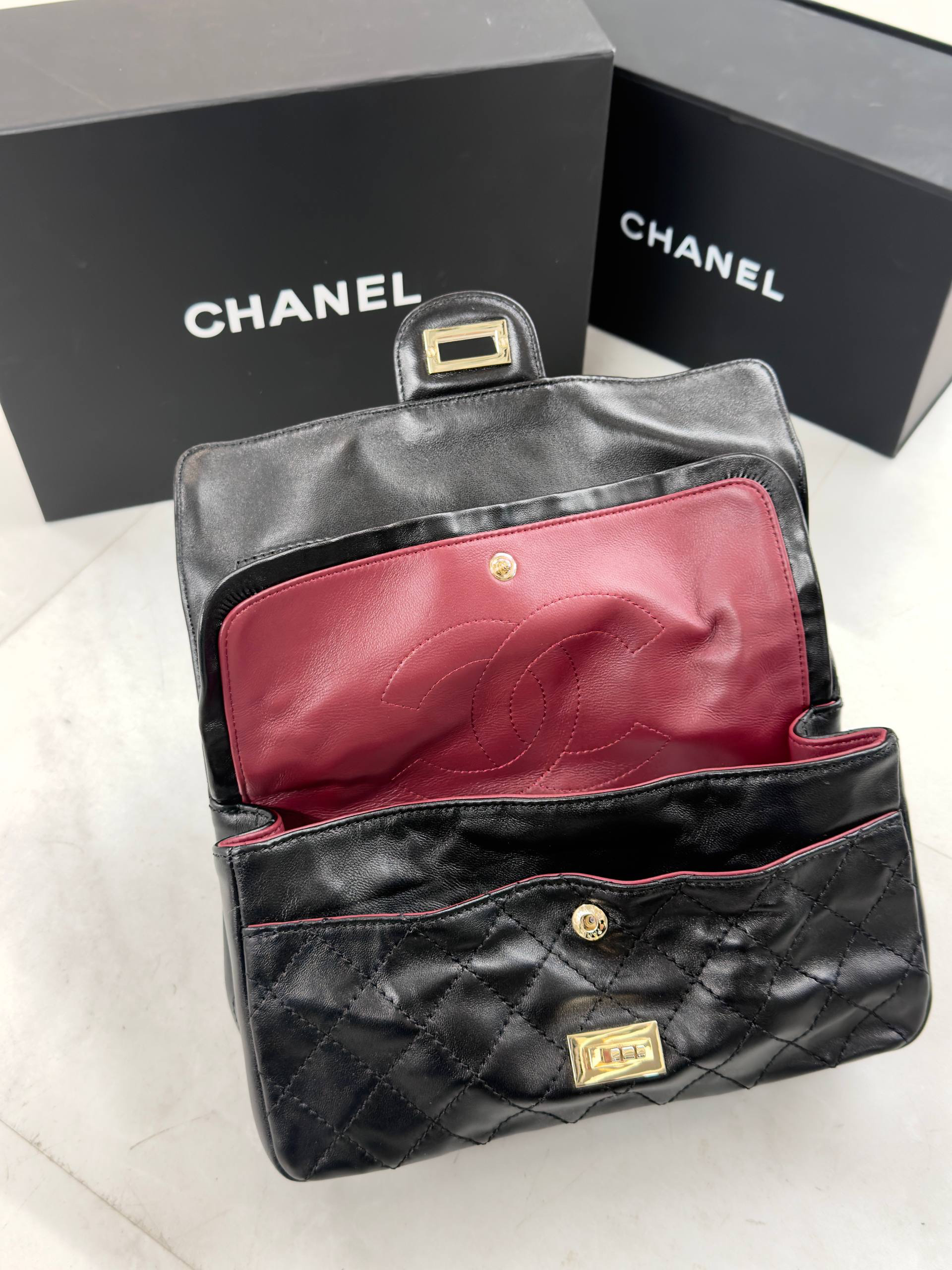 СУМКА CHANEL 2.55 детальное фото