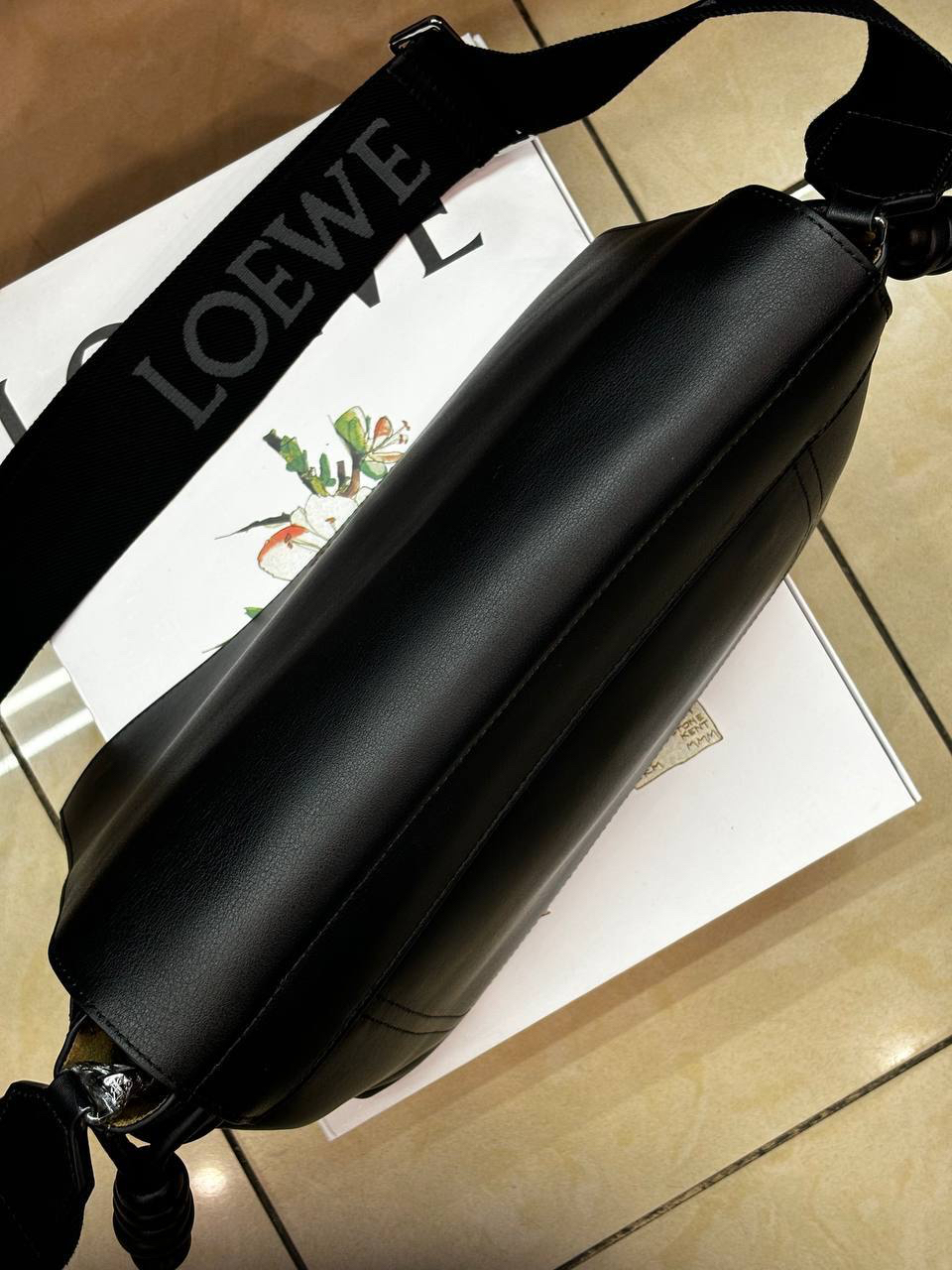 МУЖСКАЯ СУМКА МЕССЕНДЖЕР LOEWE детальное фото