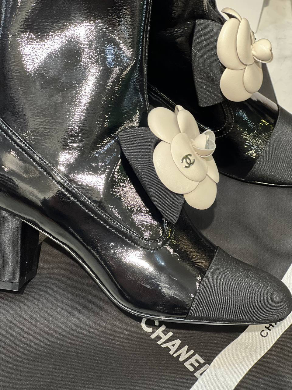 БОТИЛЬОНЫ CHANEL детальное фото