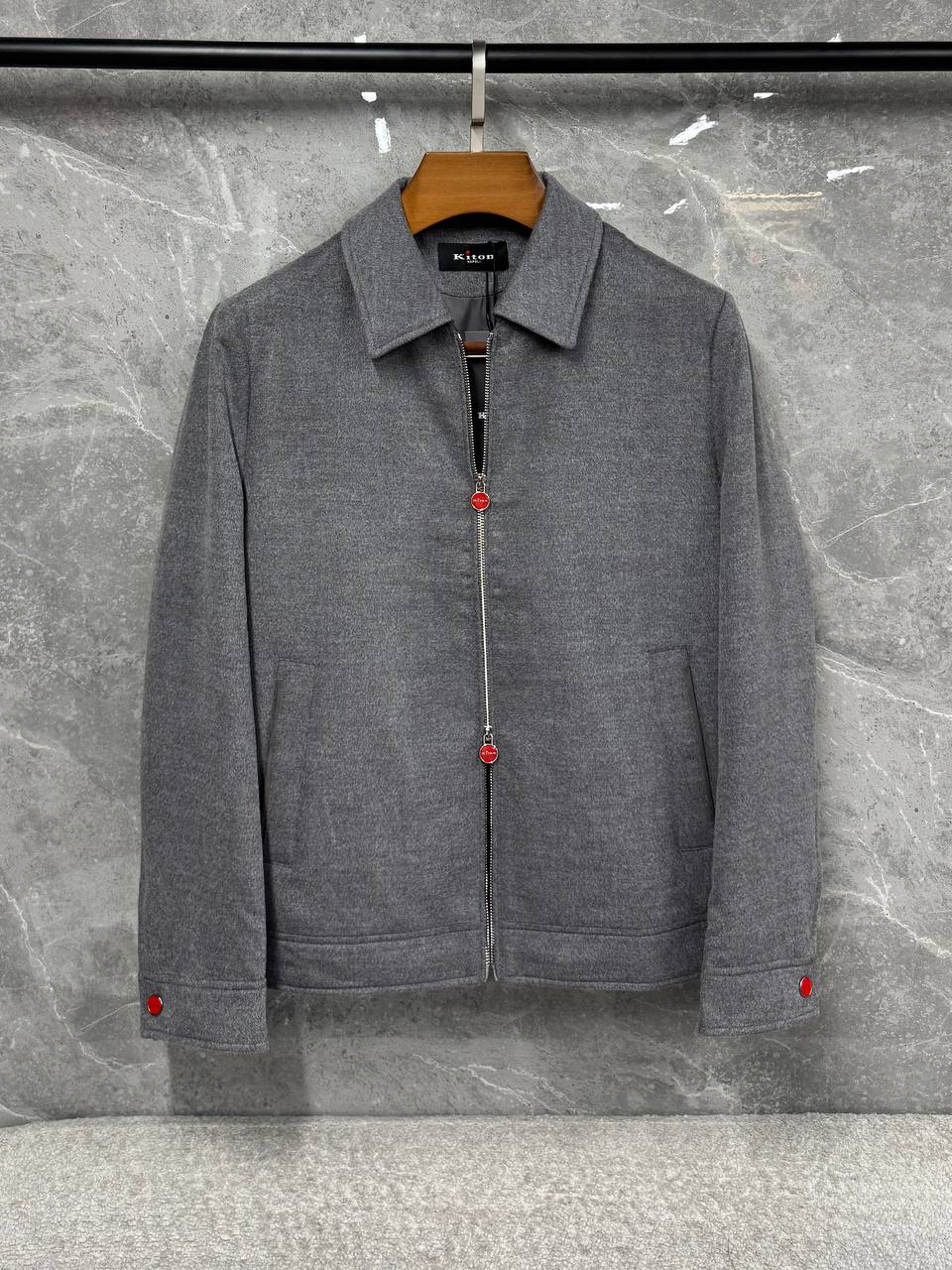 МУЖСКАЯ КУРТКА KITON детальное фото