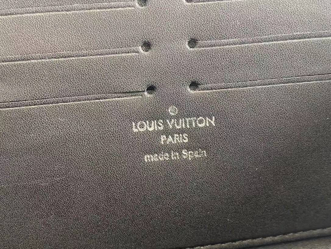 МУЖСКОЙ ПОРТМОНЕ LOUIS VUITTON детальное фото