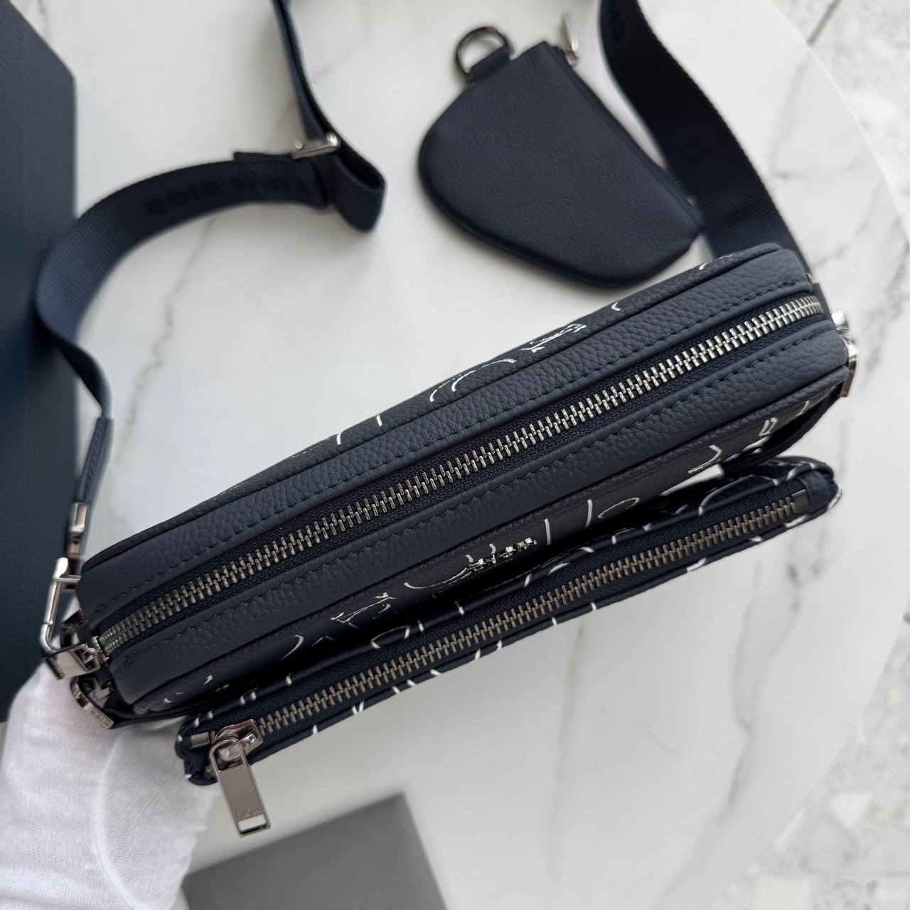 МУЖСКАЯ СУМКА МЕССЕНДЖЕР CHRISTIAN DIOR детальное фото