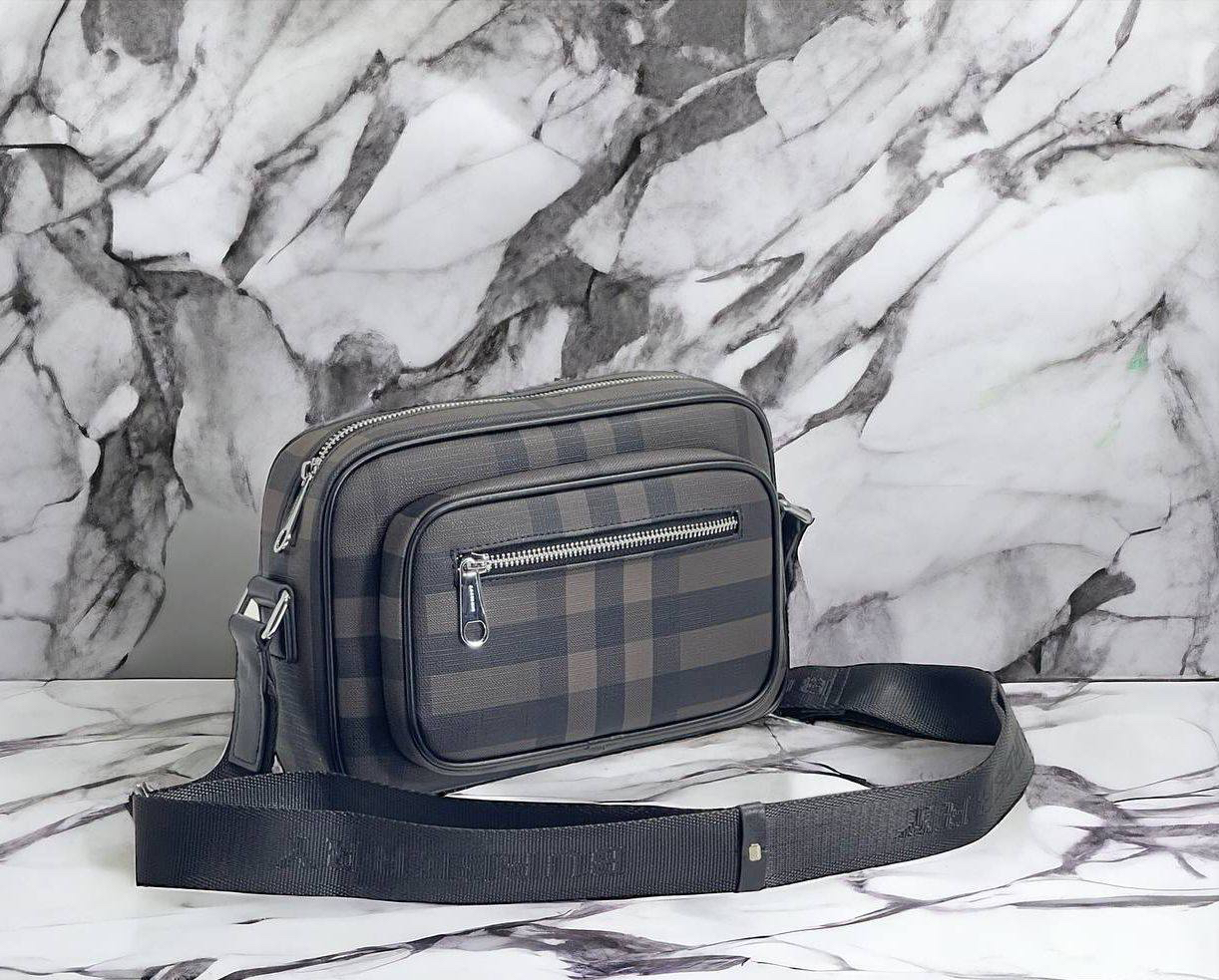МУЖСКАЯ СУМКА МЕССЕНДЖЕР BURBERRY детальное фото