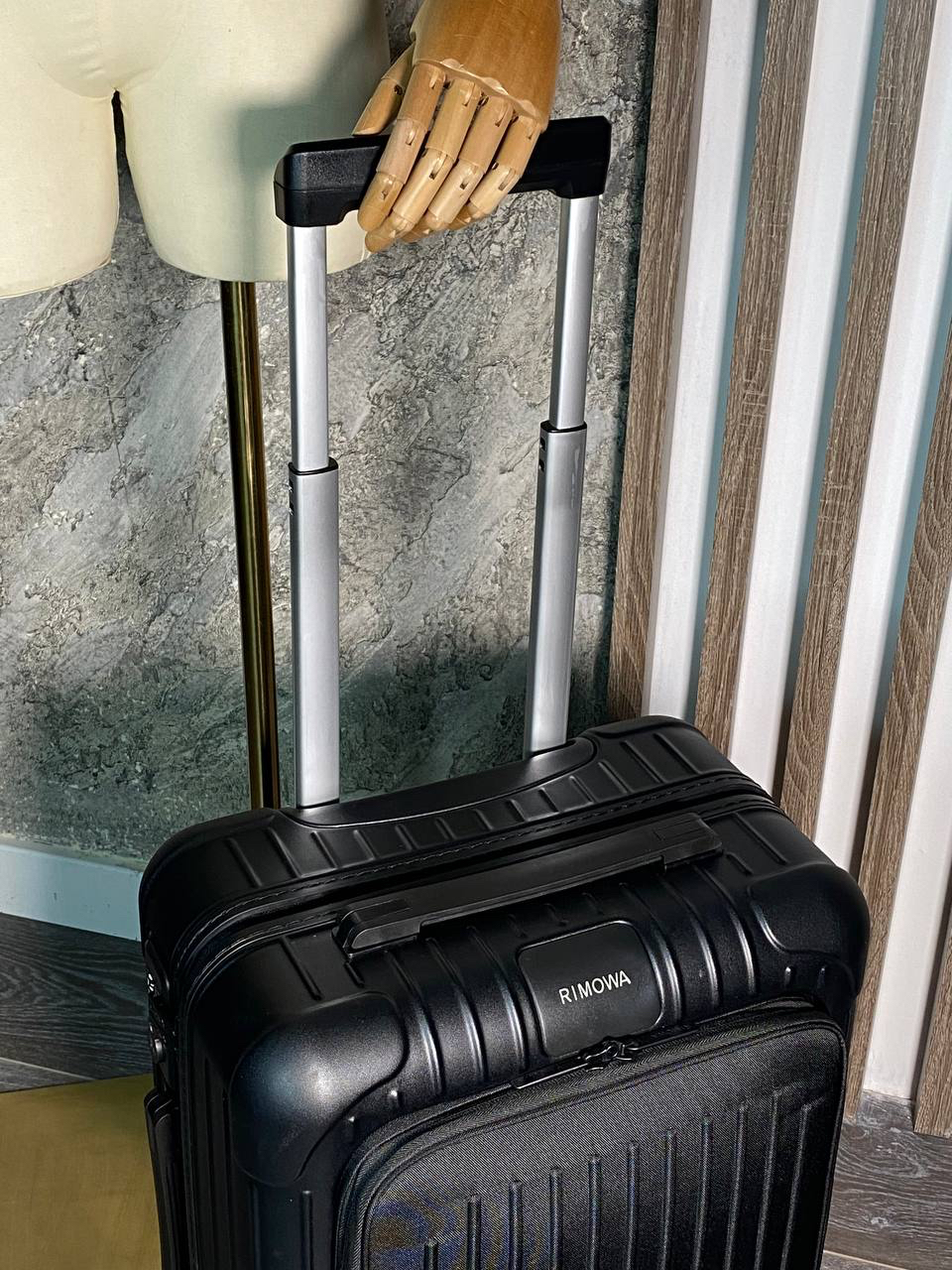ЧЕМОДАН RIMOWA детальное фото