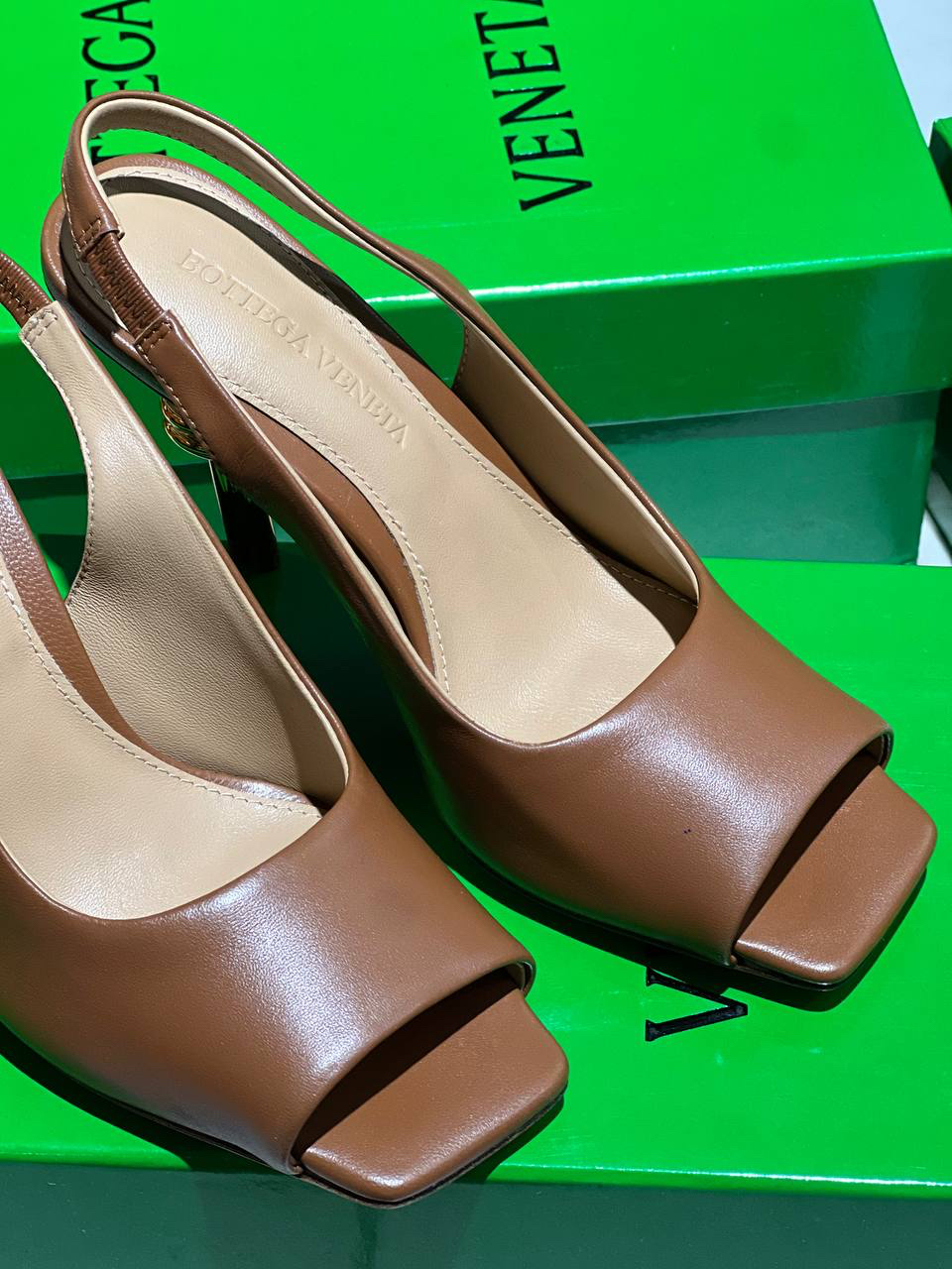 БОСОНОЖКИ BOTTEGA VENETA детальное фото