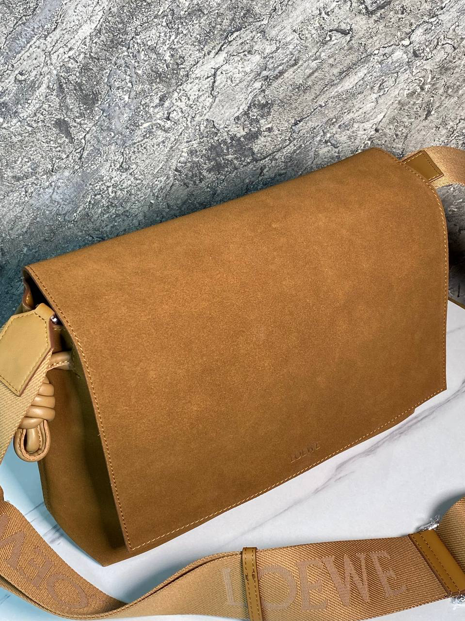 МУЖСКАЯ СУМКА МЕССЕНДЖЕР LOEWE детальное фото