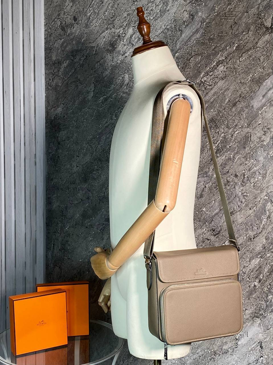 МУЖСКАЯ СУМКА МЕССЕНДЖЕР HERMES детальное фото