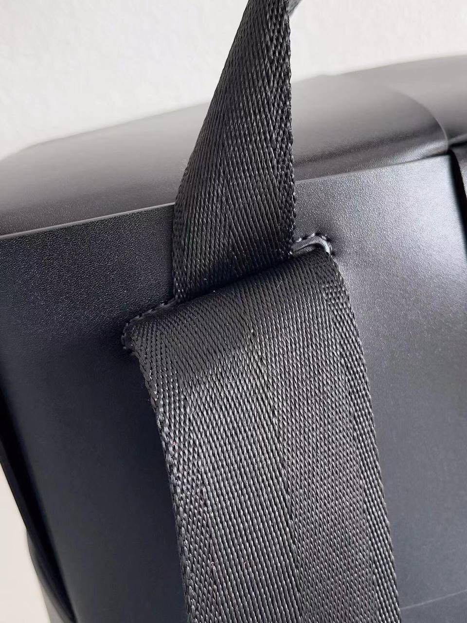 МУЖСКОЙ РЮКЗАК BOTTEGA VENETA детальное фото