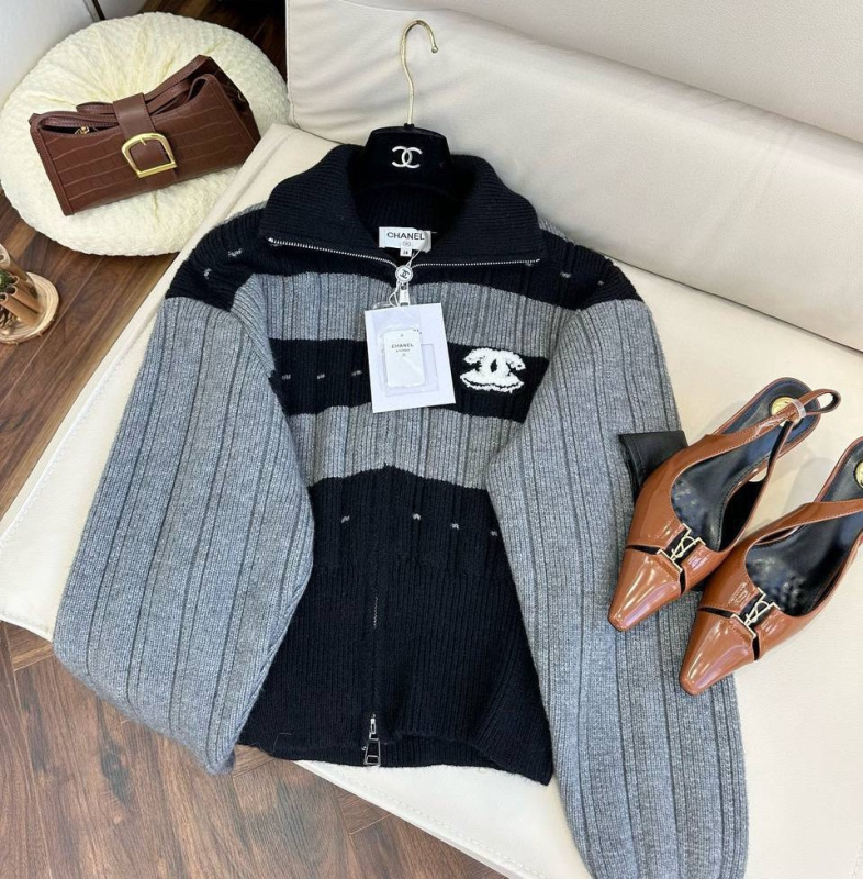 СВИТЕР CHANEL фото
