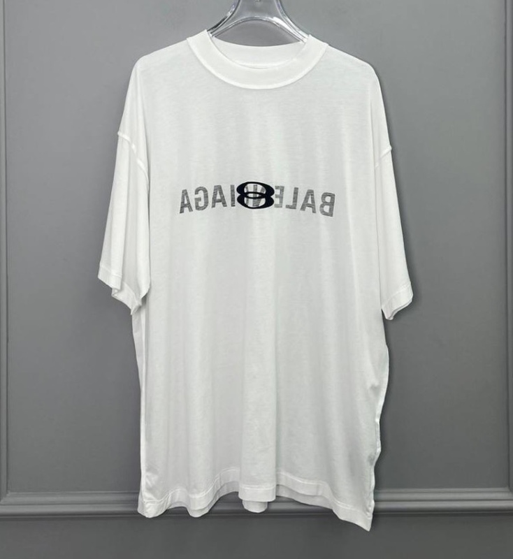 ФУТБОЛКА BALENCIAGA фото