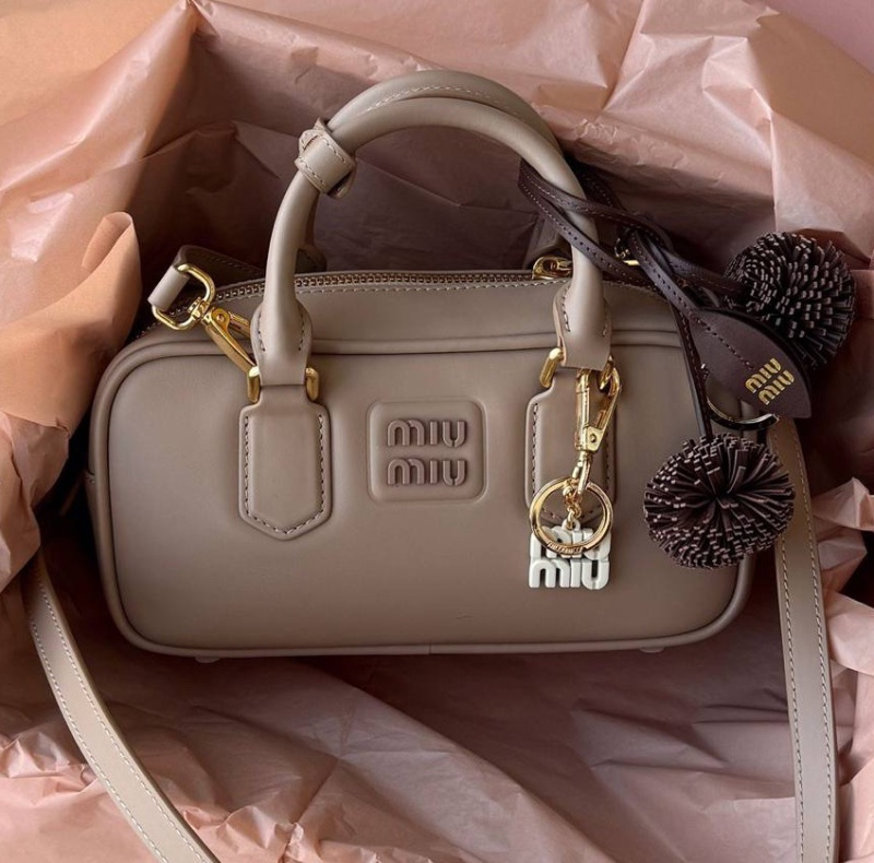 СУМКА MIU MIU фото