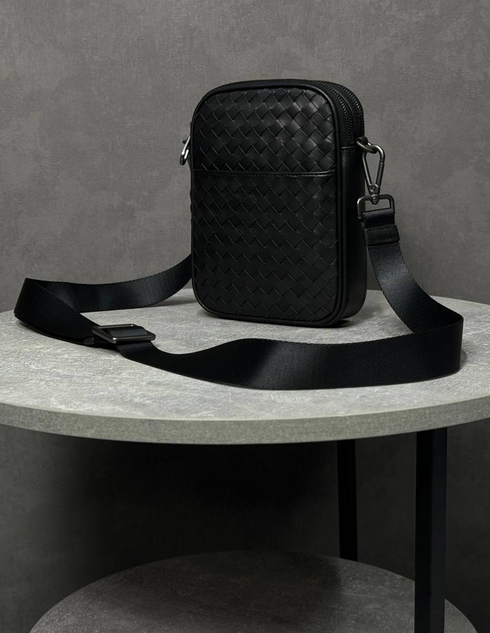 МУЖСКАЯ СУМКА МЕССЕНДЖЕР BOTTEGA VENETA детальное фото