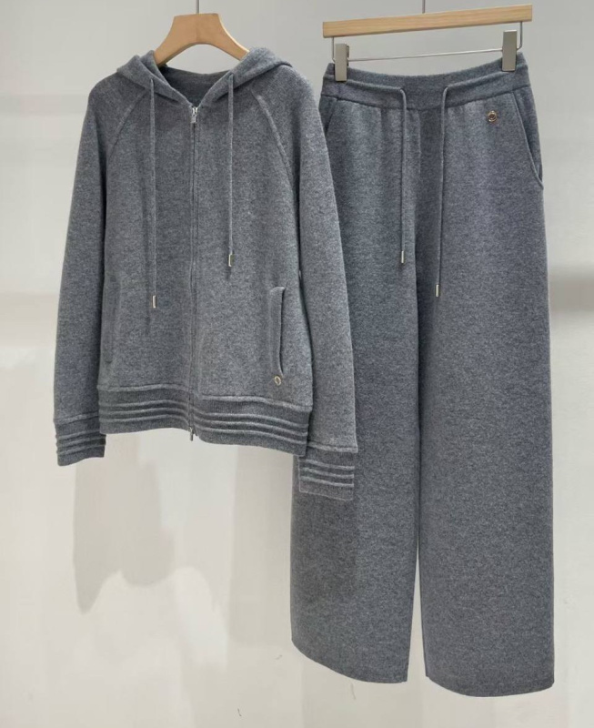 КОСТЮМ LORO PIANA фото