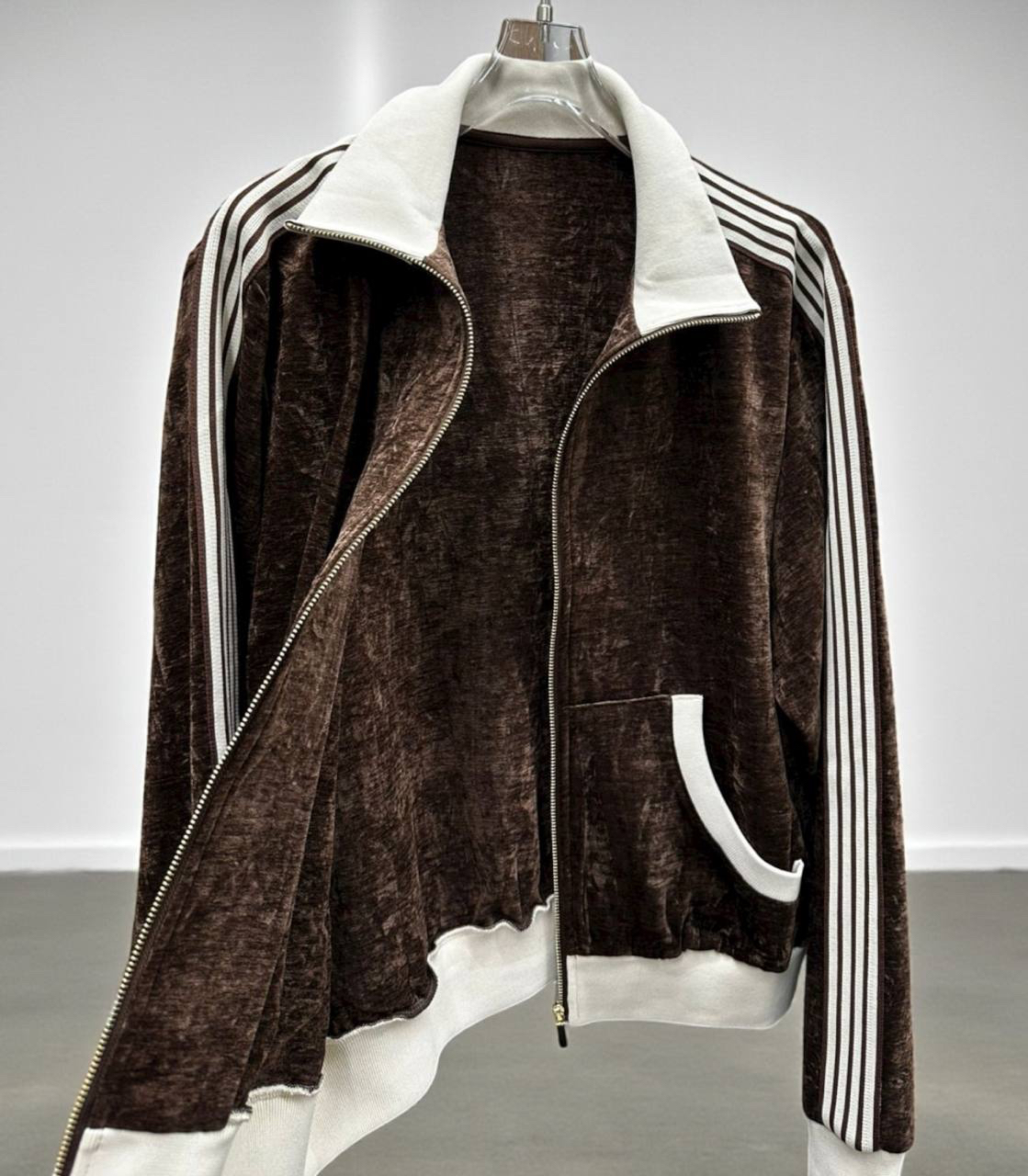 КОСТЮМ детальное фото