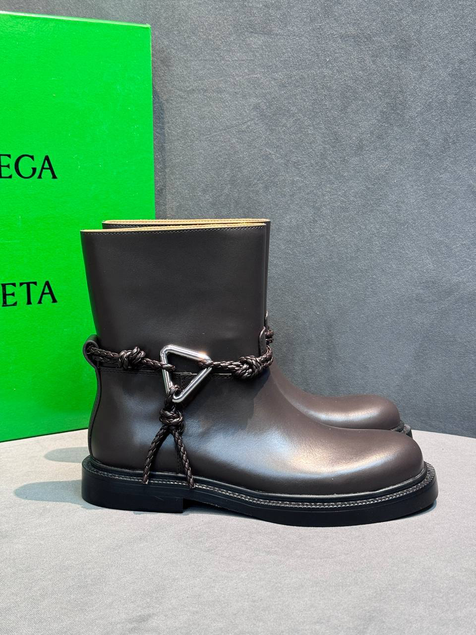 САПОГИ BOTTEGA VENETA детальное фото